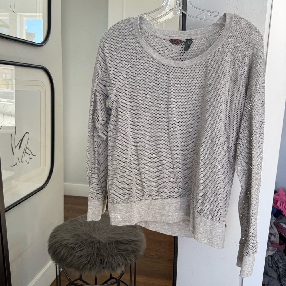 Merrell grey Sweatshirt, Medium.  Excellent condition